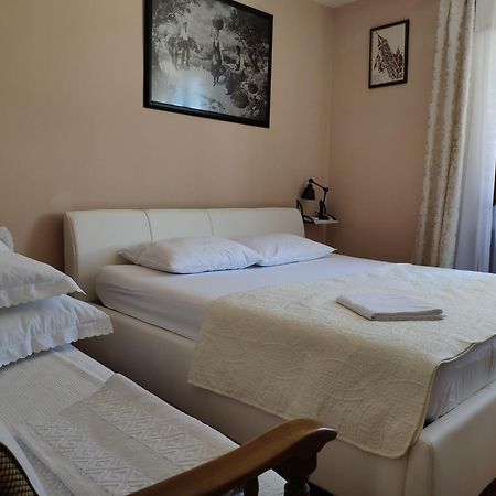 Rab-Centar Hotel Rab Town Bagian luar foto