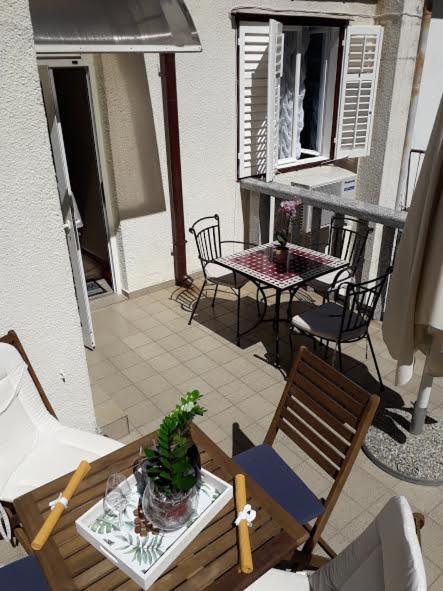 Rab-Centar Hotel Rab Town Bagian luar foto