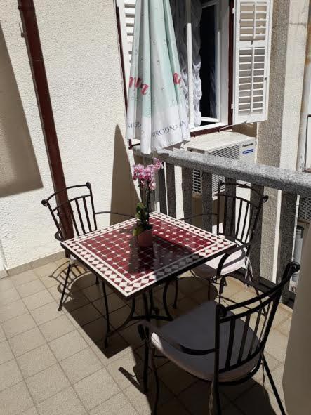 Rab-Centar Hotel Rab Town Bagian luar foto