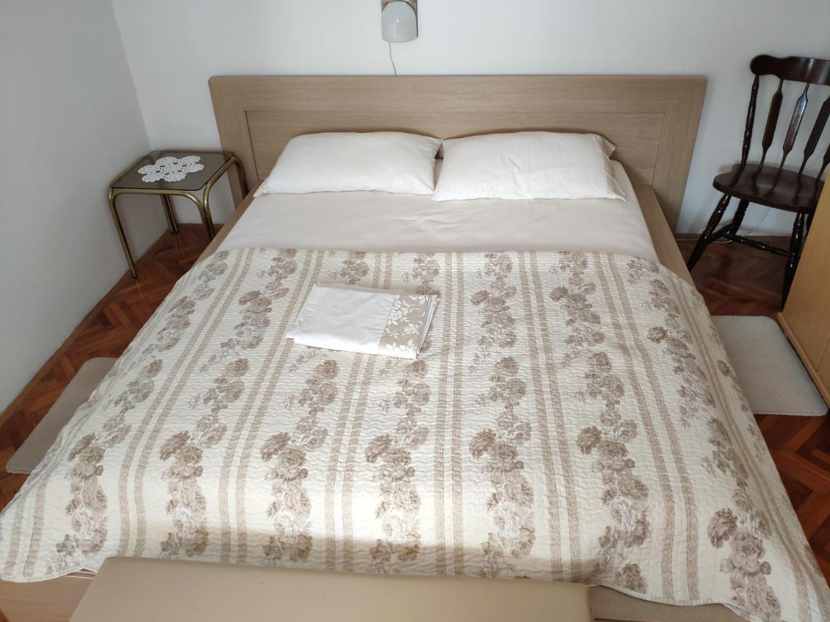 Rab-Centar Hotel Rab Town Bagian luar foto