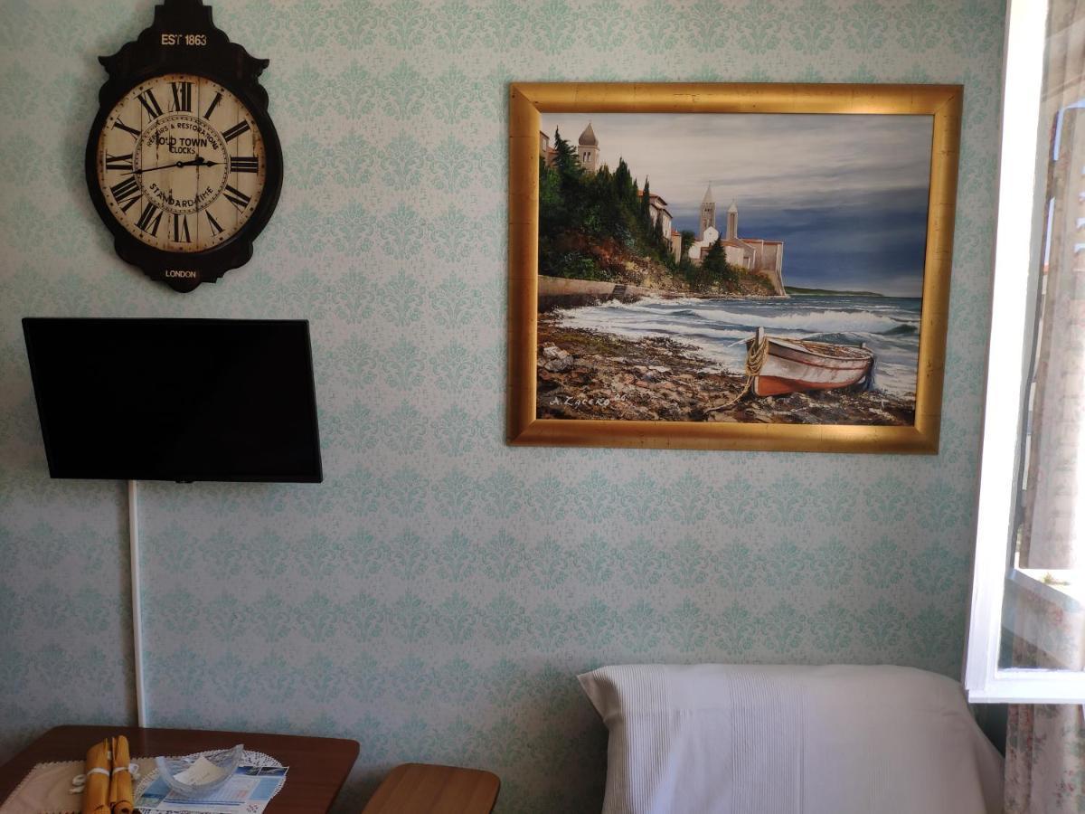 Rab-Centar Hotel Rab Town Bagian luar foto