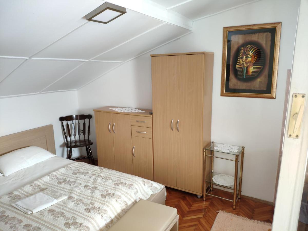 Rab-Centar Hotel Rab Town Bagian luar foto