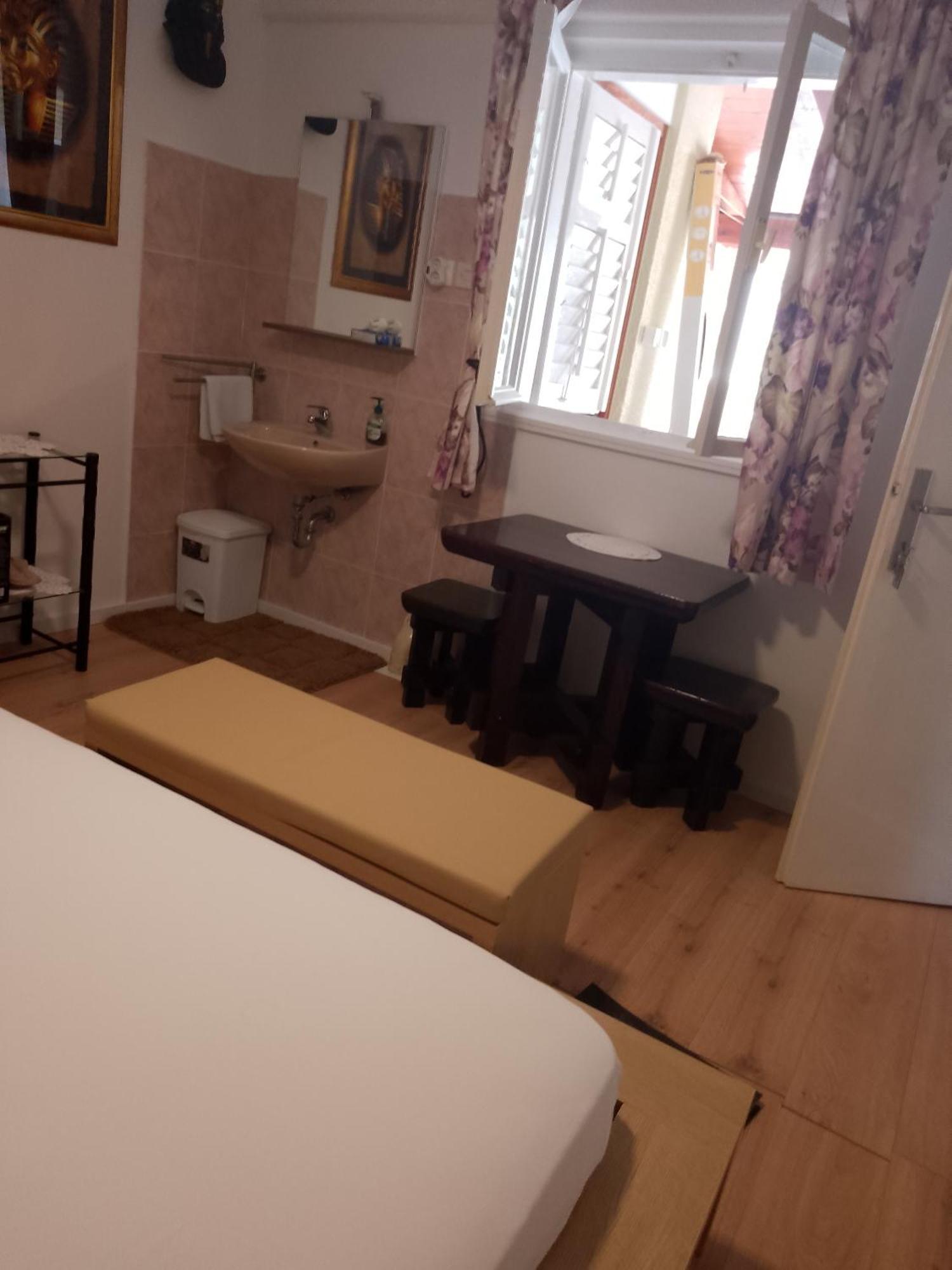 Rab-Centar Hotel Rab Town Bagian luar foto